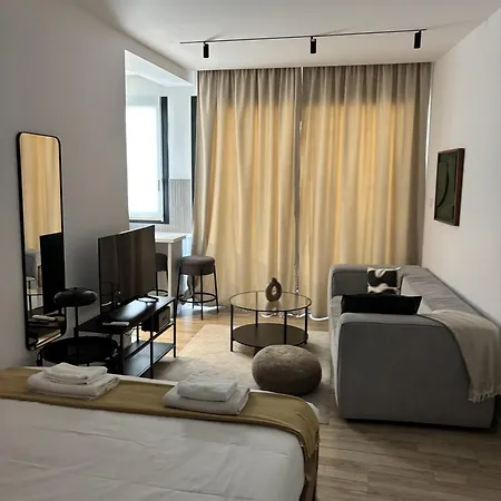 Yamas Olympia Old Town Center * Limassol