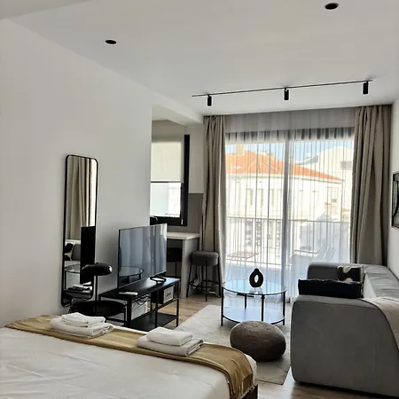 Yamas Olympia Old Town Center Apartment