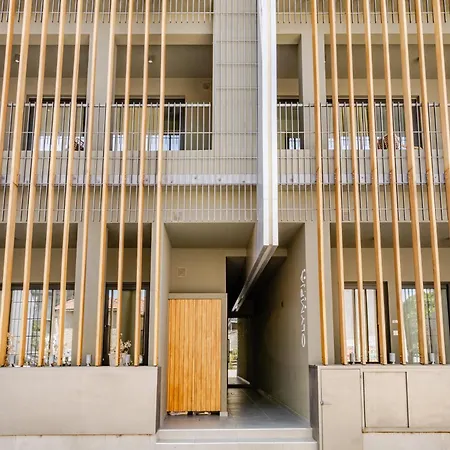 Yamas Urban Living Olympia Old Town アパート *