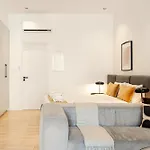 Aparthotel Yamas Urban Living Olympia 3*