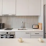Aparthotel Yamas Urban Living Olympia 3*