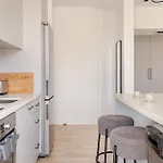 Yamas Urban Living Olympia Aparthotel 3*