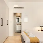 Yamas Urban Living Olympia Lejlighedshotel
