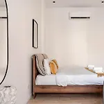 Yamas Urban Living Olympia Lejlighedshotel
