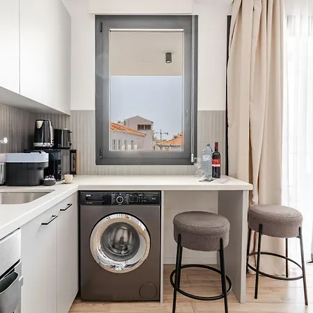 Yamas Urban Living Olympia Old Town شقة ليماسول