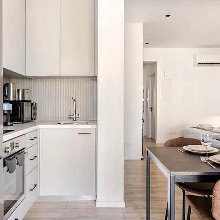Yamas Urban Living Olympia Aparthotel 3*