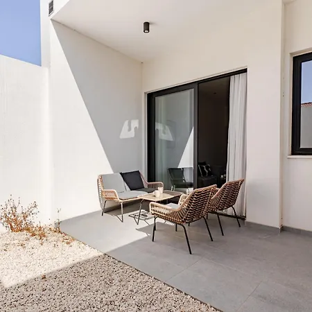 Yamas Urban Living Olympia 3*