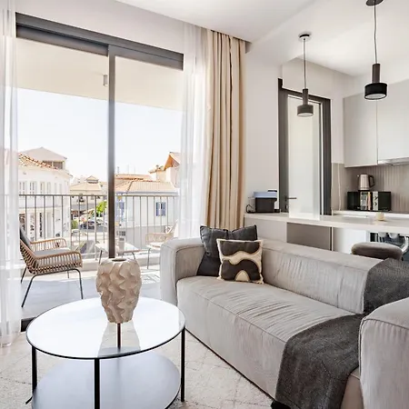 Yamas Urban Living Olympia 3*