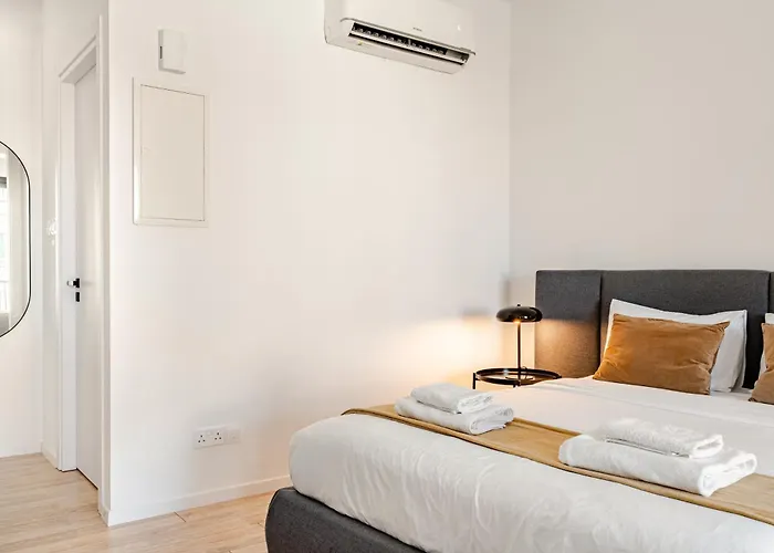 Yamas Urban Living Olympia Old Town