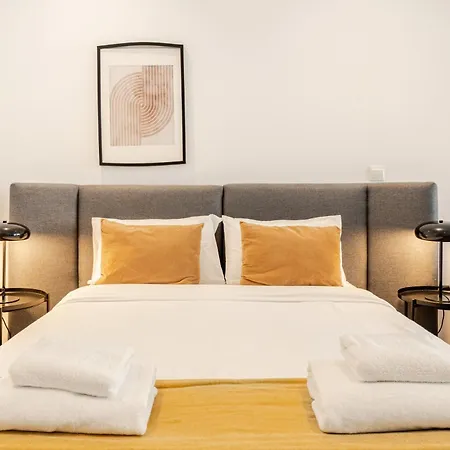 Yamas Urban Living Olympia Old Town Daire *