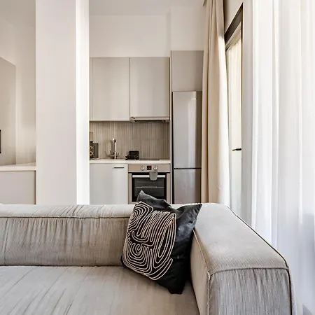 Yamas Urban Living Olympia Old Town *