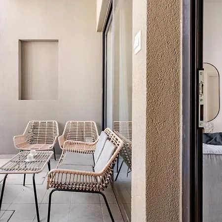 Yamas Urban Living Olympia Aparthotel 3*