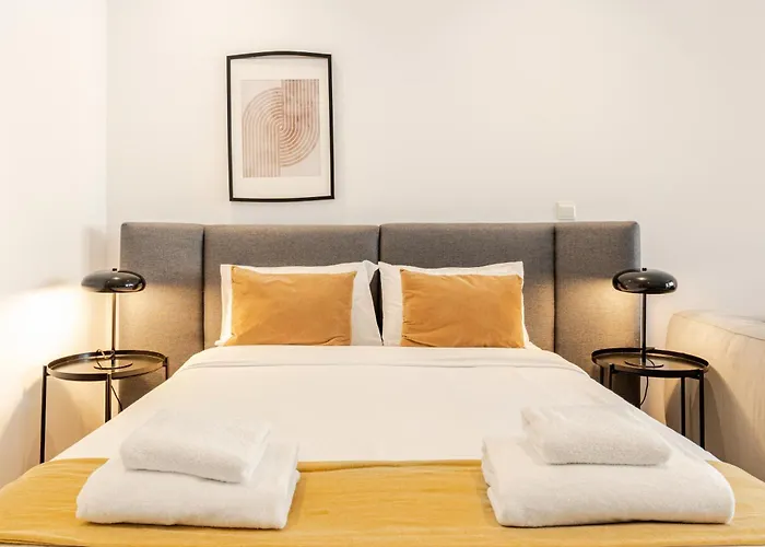 Yamas Urban Living Olympia Old Town Daire *