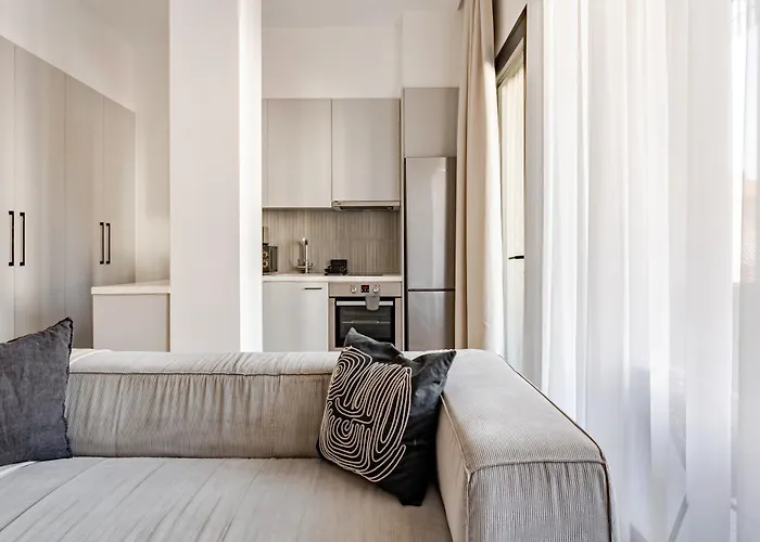 Yamas Urban Living Olympia Old Town *