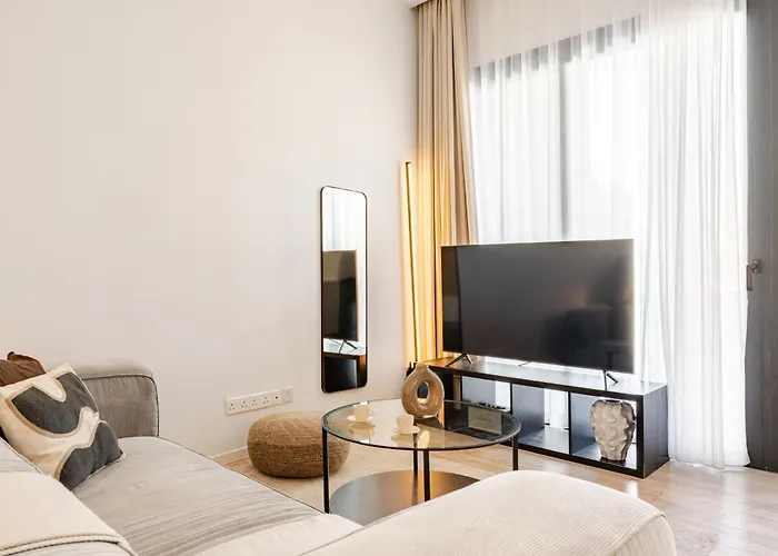 Yamas Urban Living Olympia Old Town Daire